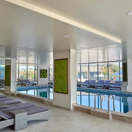Azurre And Pool Apartment